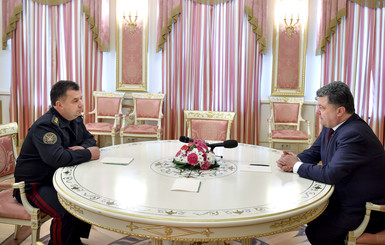 Порошенко  предложил  Раде сделать министром обороны  Полторака 	