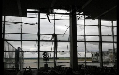 СНБО: Донецкий аэропорт отдавать не будут