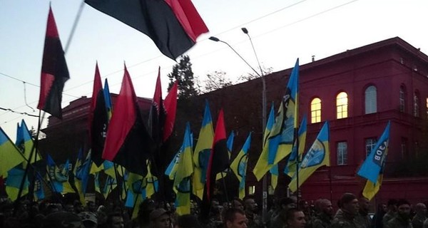 Участники марша УПА в Киеве требуют легализации добровольческих батальонов