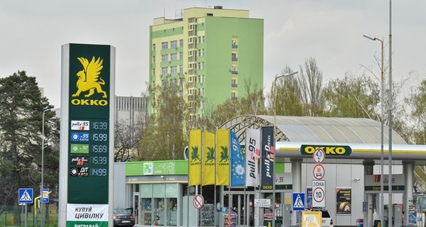 В Украине начал дешеветь бензин