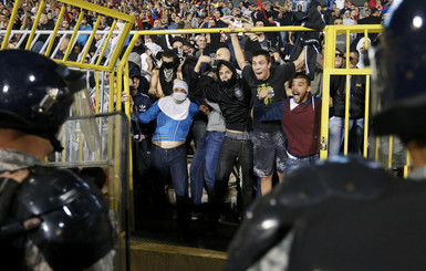 Срыв футбольного матча привел к столкновениям в Косово