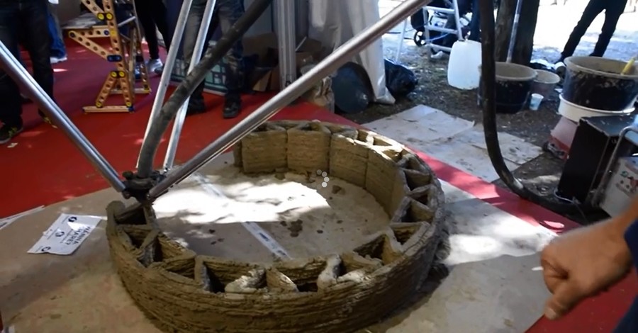 Итальянцы создали 3D-принтер, печатающий дома из грязи