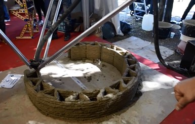 Итальянцы создали 3D-принтер, печатающий дома из грязи
