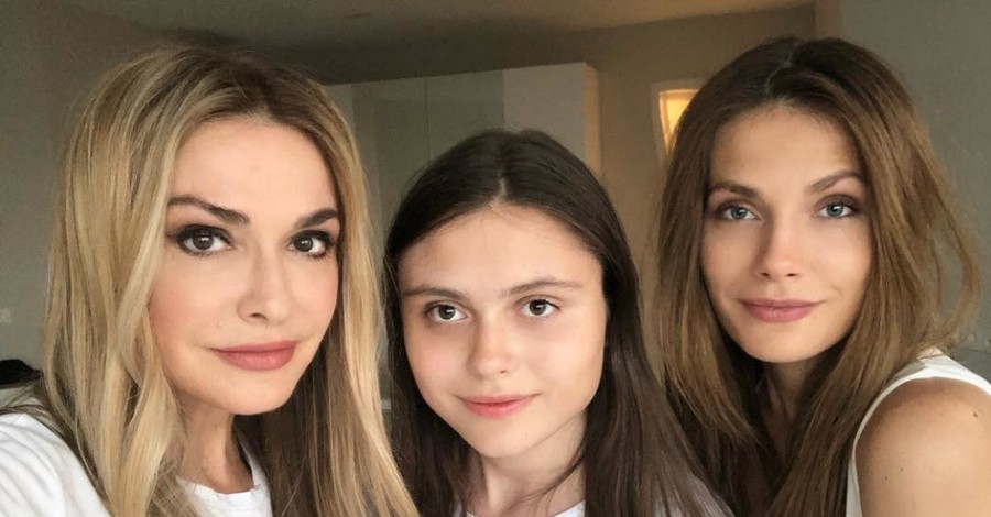 Ольга Сумская с дочерьми