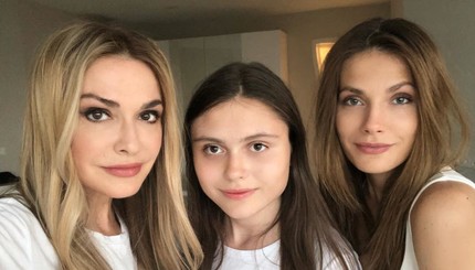 Ольга Сумская с дочерьми