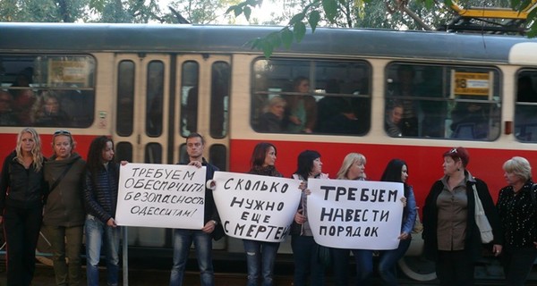 В Одессе снесут МАФы, из-за которых женщина погибла под колесами трамвая