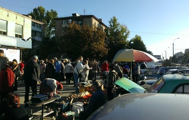 В Луганске продавцы боятся торговать вышиванками и сувенирами