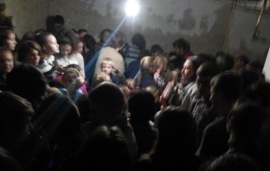 Соцсети: В Донецке решили закрыть школы после обстрелов