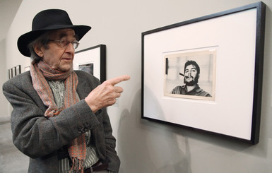 Умер швейцарский фотограф, сделавший культовый снимок Че Гевары с сигарой