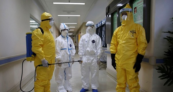 В аэропорту США госпитализировали двух человек с подозрением на Эболу