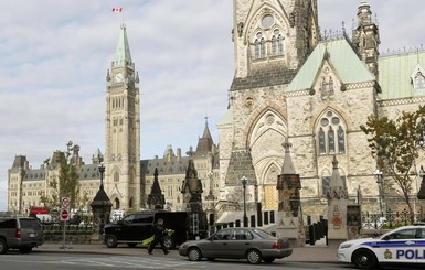 В Канаде ЧП: перестрелки в парламенте, военном мемориале и торговом центре