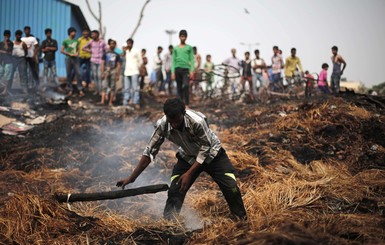 В Индии сгорел склад пиротехники: погибли семь человек