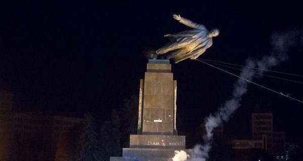 Суд решил: Ленина в Харькове снесли законно