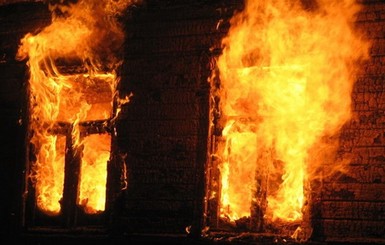 На Львовщине в собственном доме сгорели дед и внук