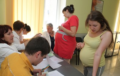 В Днепропетровске проголосовала почти треть рожениц