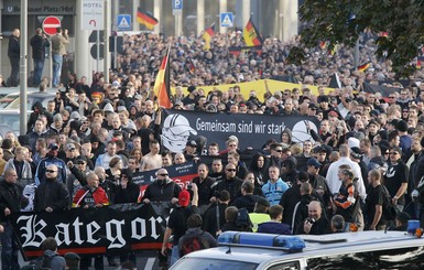 В Кёльне неонацисты схлестнулись с салафитами