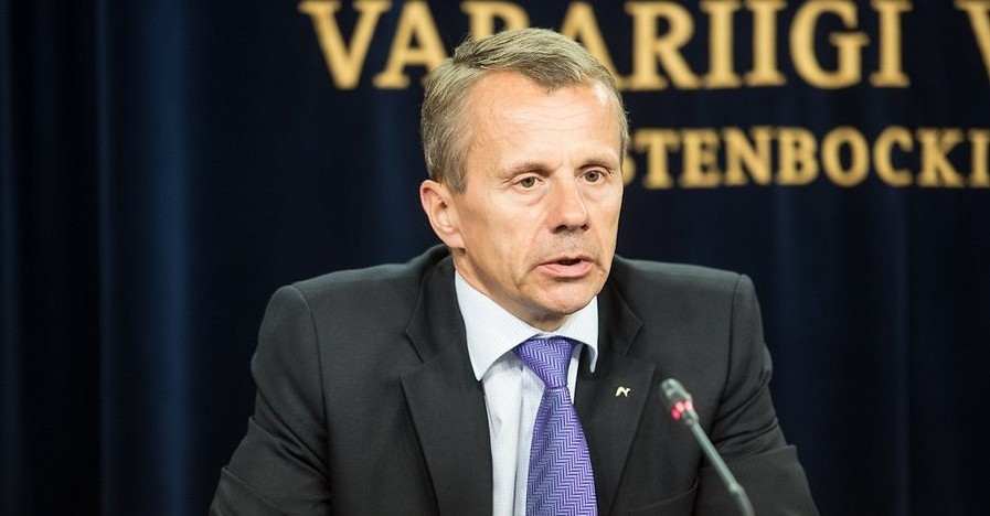 Эстонский министр распрощался с должностью из-за нападок на коллегу