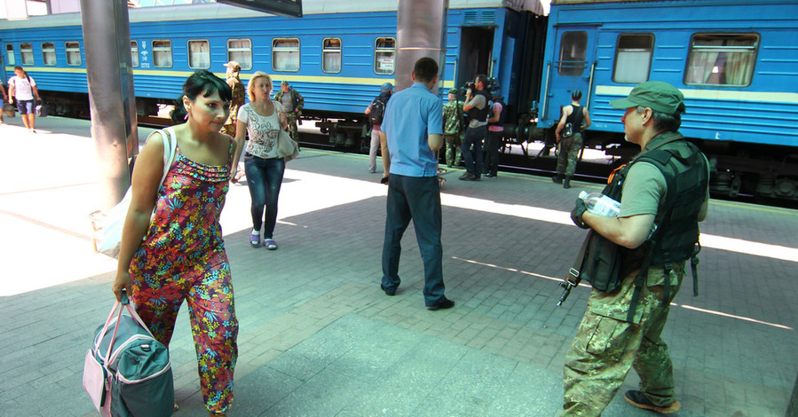 В Луганске на железнодорожном вокзале не стали переводить часы