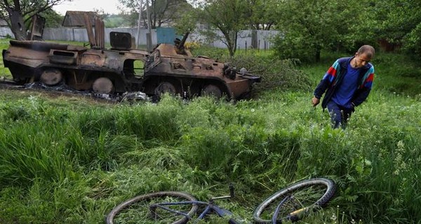 В Краматорске во время учений военных в частный двор попал снаряд от гранатомета