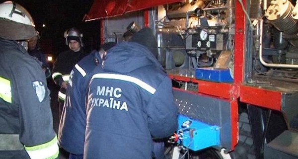 Во Львове пожар в торговом центре тушили 60 спасателей