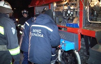 Во Львове пожар в торговом центре тушили 60 спасателей