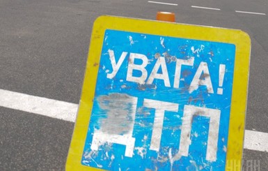 В Киеве легковушка врезалась в милицейский патруль