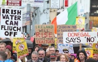 Ирландцы устроили массовые протесты против платной воды