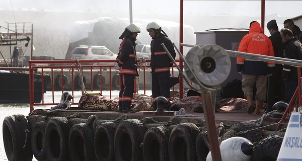 У берегов Стамбула затонуло судно, погибли 24 человека