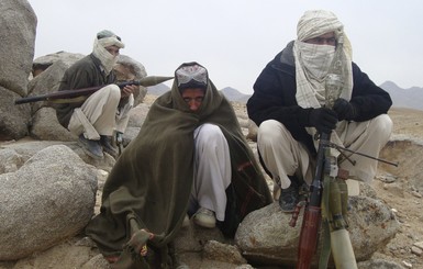 СМИ: Полиция Афганистана продает оружие и боеприпасы талибам