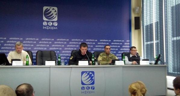 Семенченко предложит Раде создать вооруженные 