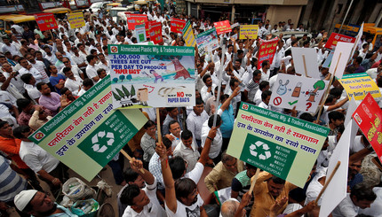 Протесты против запрета использования пластиковых пакетов