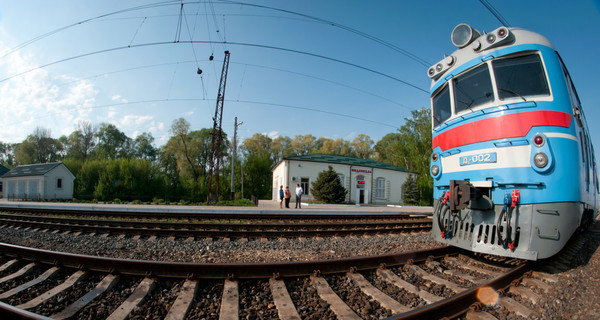 В России столкнулись пассажирский поезд и локомотив 