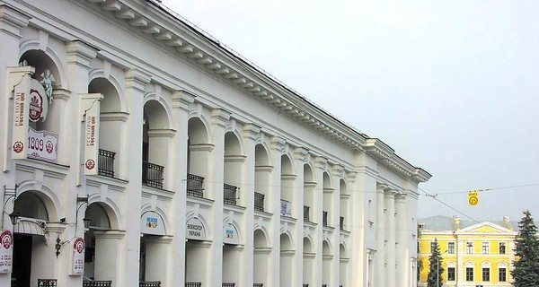 В Киеве на спасение Гостинного двора собирают 300 тысяч гривен