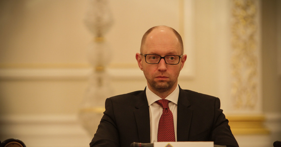 Яценюк: Бюджет не будет финансировать неподконтрольные территории в Донбассе
