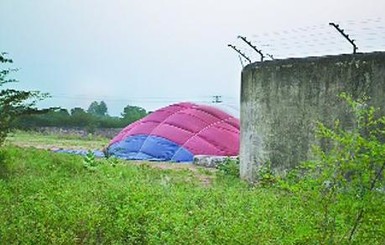 В Индии воздушный шар с туристами приземлился в тюрьме