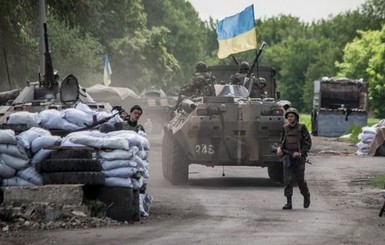 В зоне АТО украинских военных обстреливают не переставая