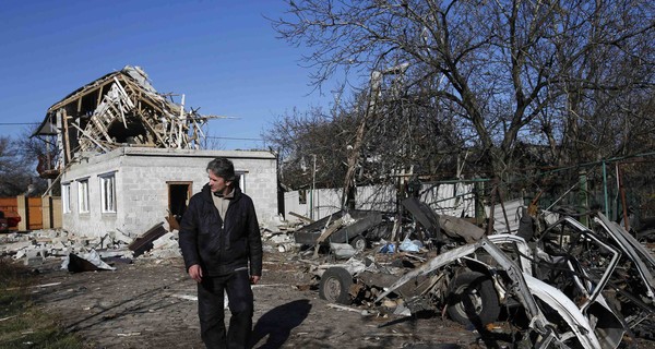 АТО в Луганской области: из-за боев в школу попал снаряд и пять городов лишись электричества 