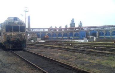 В соцсетях появились фото сгоревших в Иловайске поездов