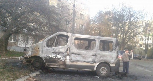 Во Львове продолжают гореть автомобили