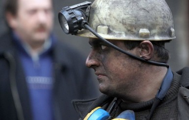 В Луганской области из разрушенной шахты эвакуируют людей