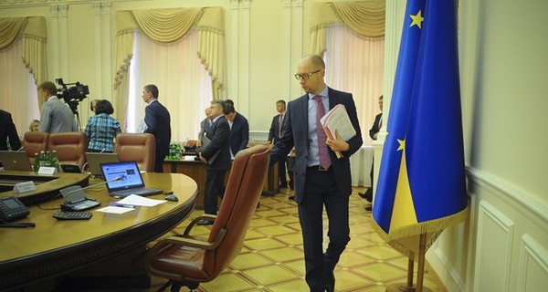Яценюк назвал состав нового правительства, предложив 18 кандидатур 