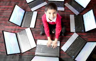 В Британии 5-летний мальчик стал  самым молодым в мире IT-специалистом 