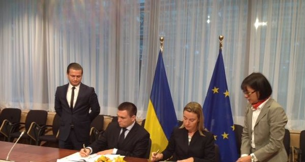 Климкин в Брюсселе подписал соглашение с ЕС о гражданской безопасности