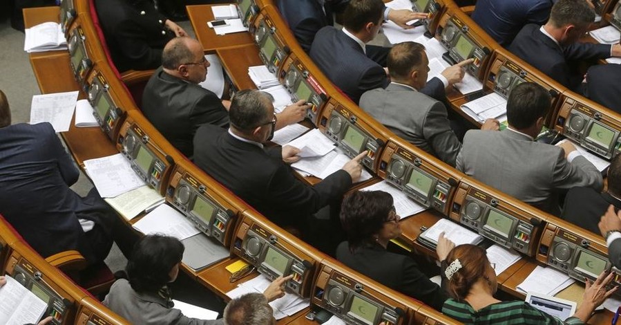 Депутаты согласуют дату первого заседания Рады