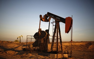 Почему нефть дешевеет, а бензин дорожает