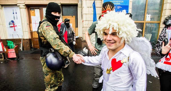 Первая годовщина Майдана: купидон не смог найти свою любовь
