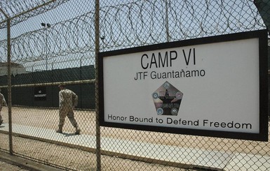 Пентагон отправил бывших узников Гуантанамо в Грузию и Словакию