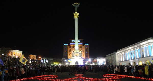 На Майдане началась концертная программа