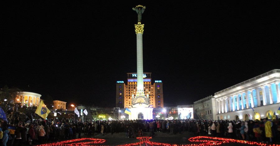 На Майдане началась концертная программа