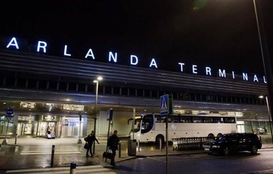 В авиакомпании Швеции пассажиров на борту не обслуживали восемь часов